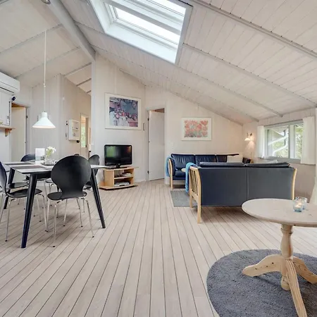 Selver - 250m From The Sea By Interhome Hals